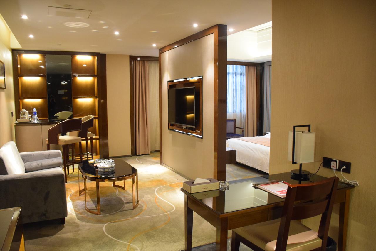 Ramada Foshan Hotel Esterno foto